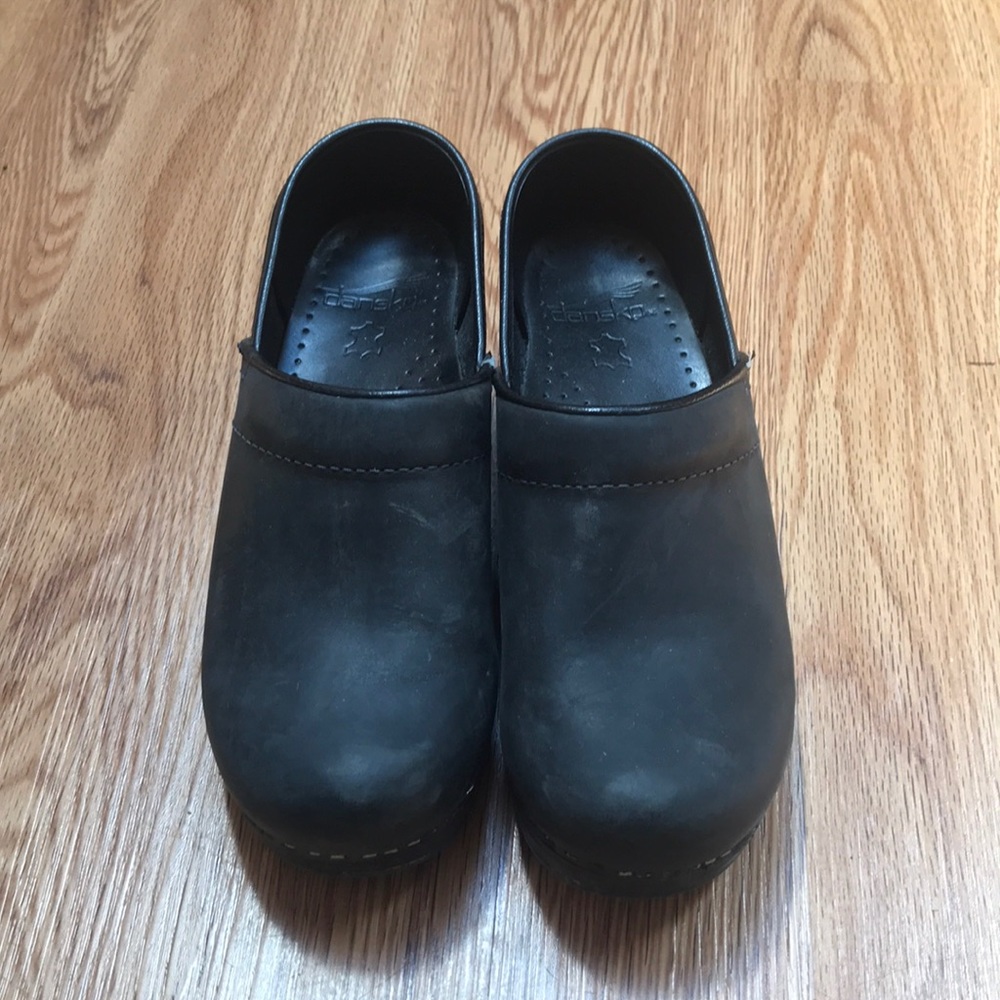 Black Dansko Size 37 Classic Clogs